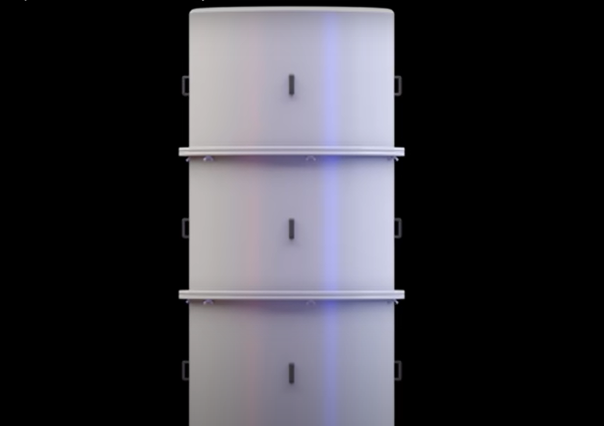 Квантовый компьютер на основе сверхпроводящих кубитов. "Сверхпроводящие кубиты — это именно те кубиты, на которых работает большая часть коммерчески доступных квантовых процессоров. Компании Google и IBM сделали основную ставку именно на эту технологию, поскольку такие кубиты можно делать как электрические схемы, практически на печатной плате, только из сверхпроводящих материалов. Полученные процессоры охлаждаются до низких температур так, что металл, из которого они сделаны (это, как правило, алюминий), переходит в состояние сверхпроводимости. По сути такой кубит — это просто колебательный контур, который изучают в школе: конденсатор, катушка индуктивности, в нем ток и напряжение совершают колебания. Чтобы получить кубит, нужно добавить еще нелинейный элемент — так называемый джозефсоновский контакт." Станислав Страупе