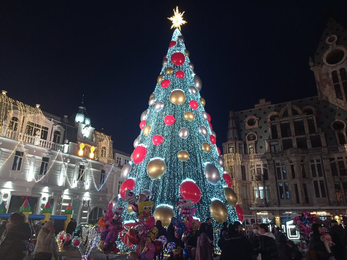 площадь Европы и главная елка