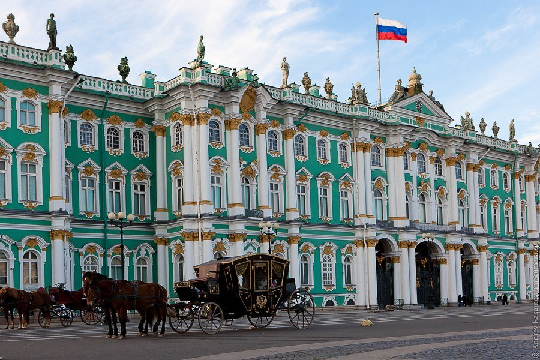 Если верить легенде, то Зимний дворец был продан за 2 млн долларов наличными. И деньги были получены!