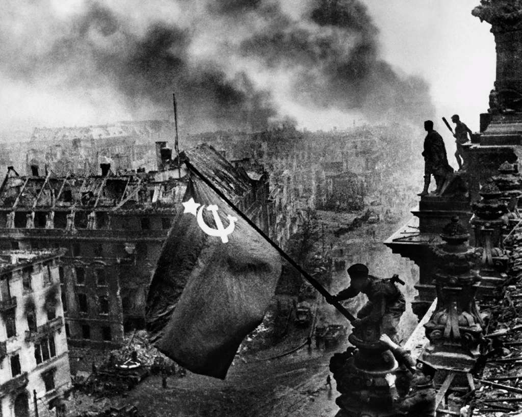 Водружение знамени над рейхстагом фото