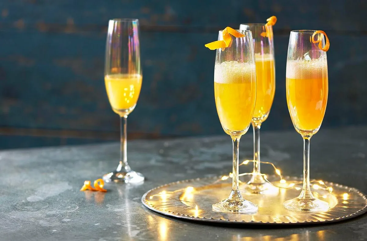 Коктейль French 75 с освежающей лимонной кислинкой