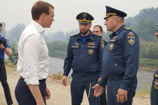    Горят леса, и задымилось кресло