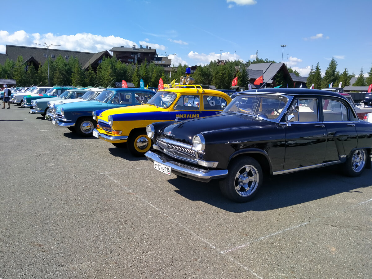 Она явно выделяется в общем ряду. 