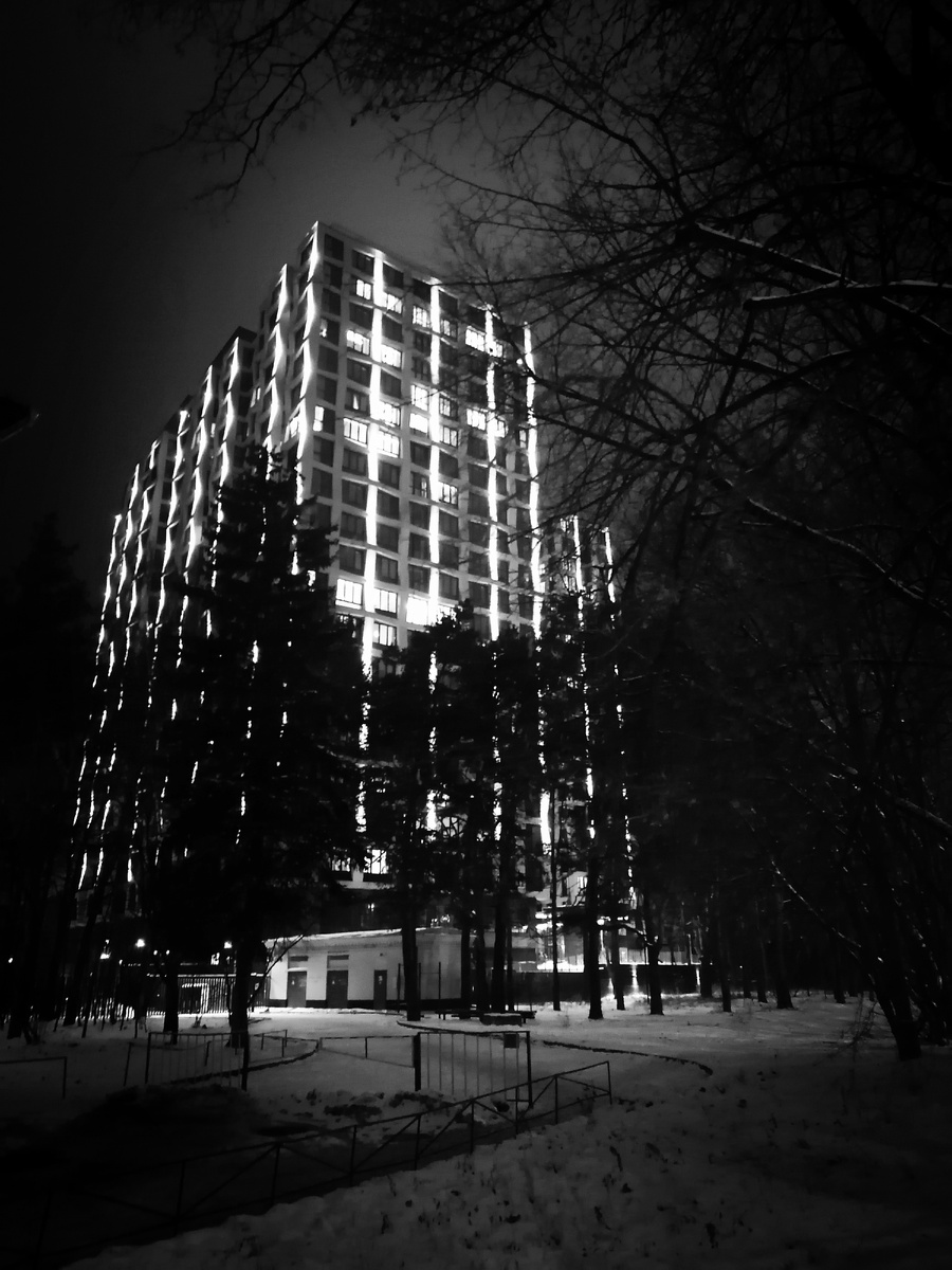 Москва. Дом, неподалеку от стадиона "Октябрь".