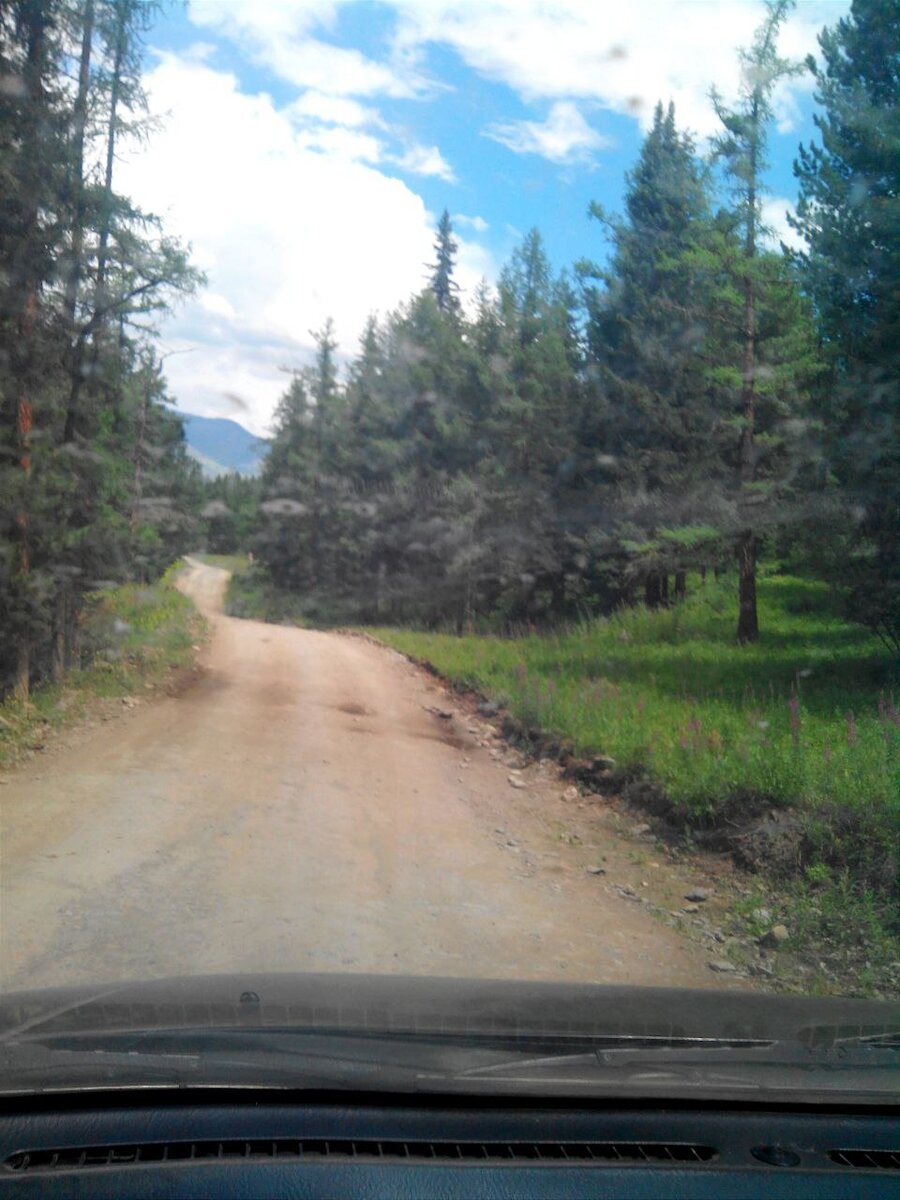 Вполне приличная дорога, на мой взгляд.
