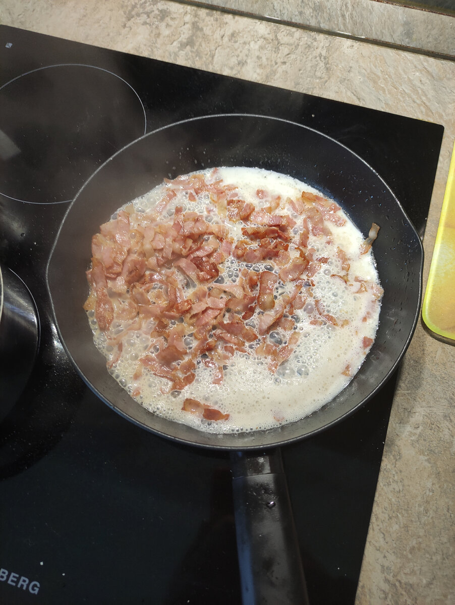 Яйца пашот с беконом и сливками. Сытно. Вкусно. Просто и понятно. Рецепт  быстрого завтрака. | На кухне у Степаныча | Дзен