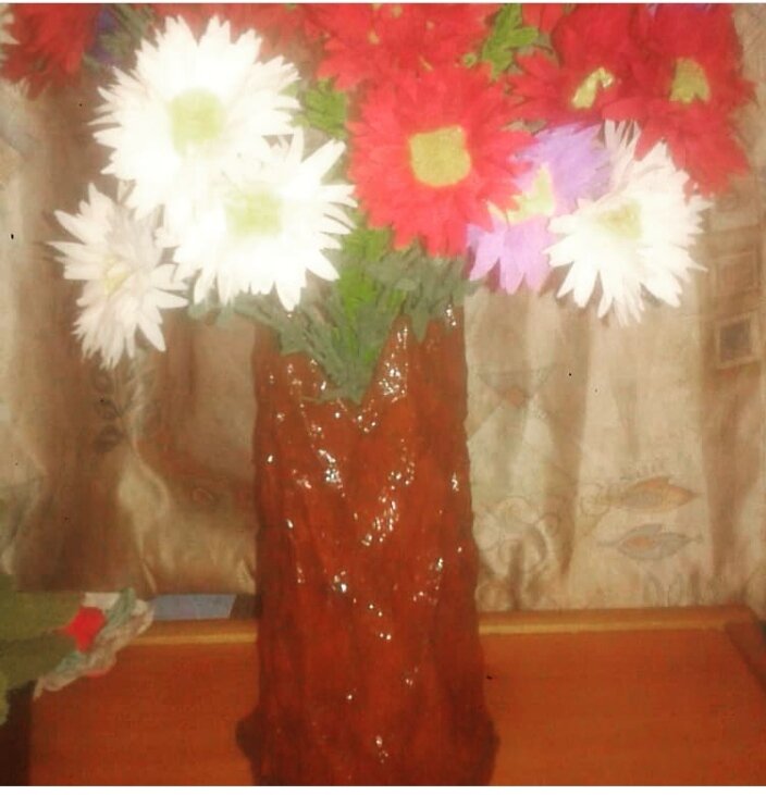 Хризантема из шелкового атласа.