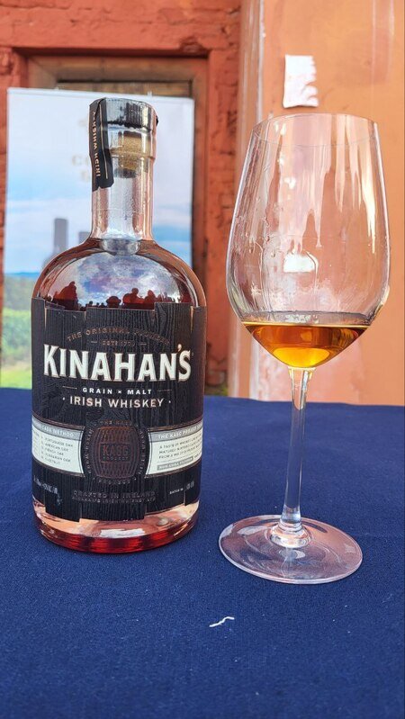 Ром кастро 5. Kinahans Irish Whiskey. Kinahans Single Malt Irish Whiskey. Kinahans Irish Whiskey Single Malt 0.7. Лардистер 5 виски.