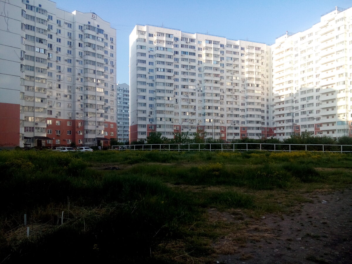 Пустырь рядом с садиком Александра Васильевича