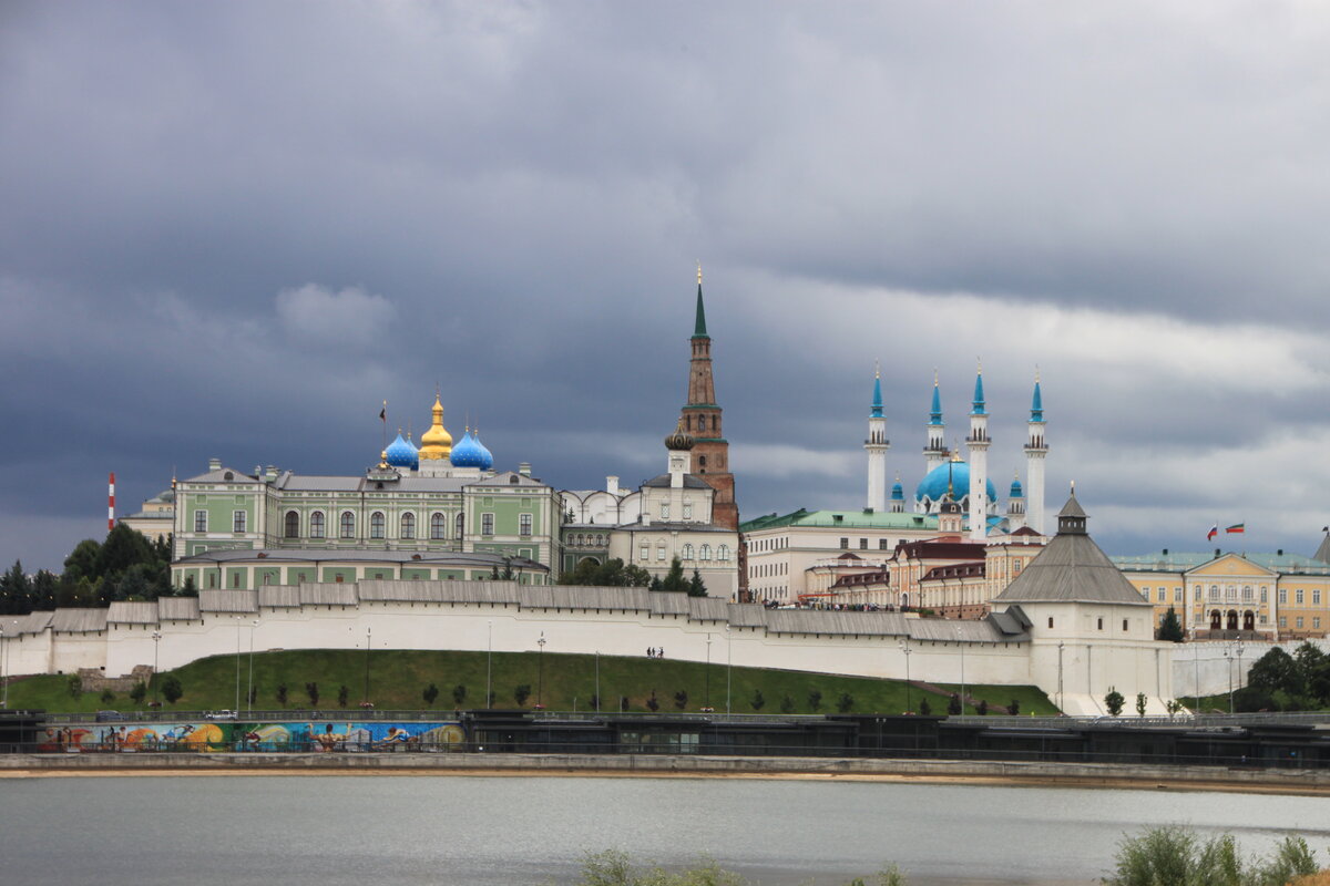 Белый кремль казань фото