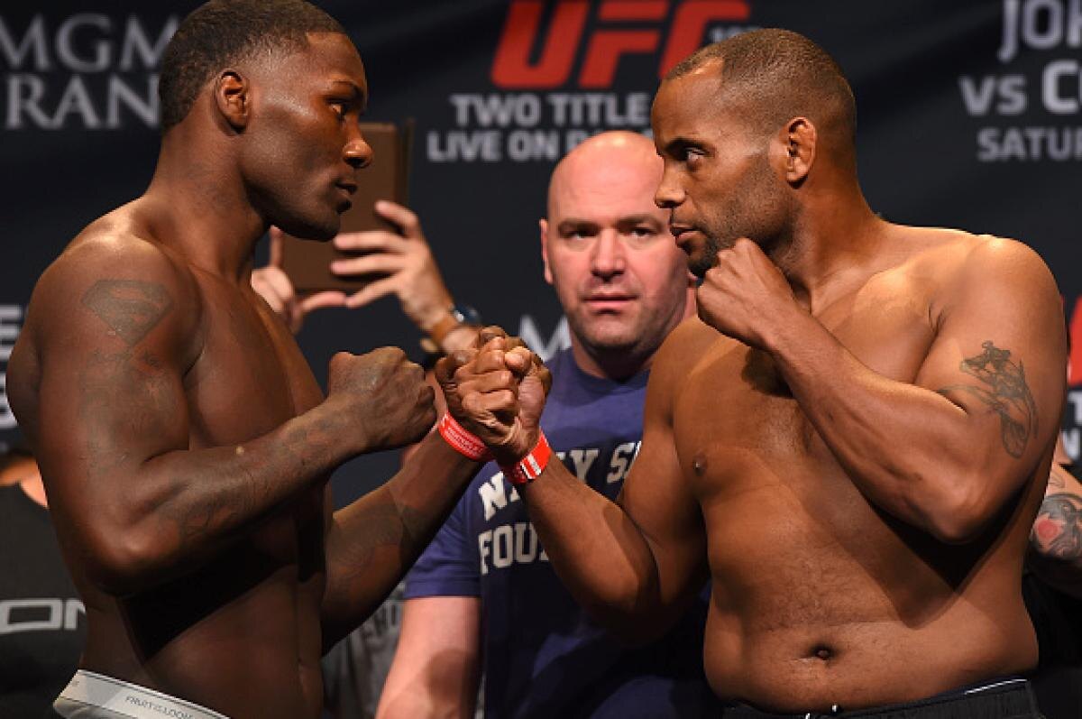 В апреле 2017 года после второго поражения Даниелю Кормье в титульном поединке он объявил о завершении карьеры в ММА.  