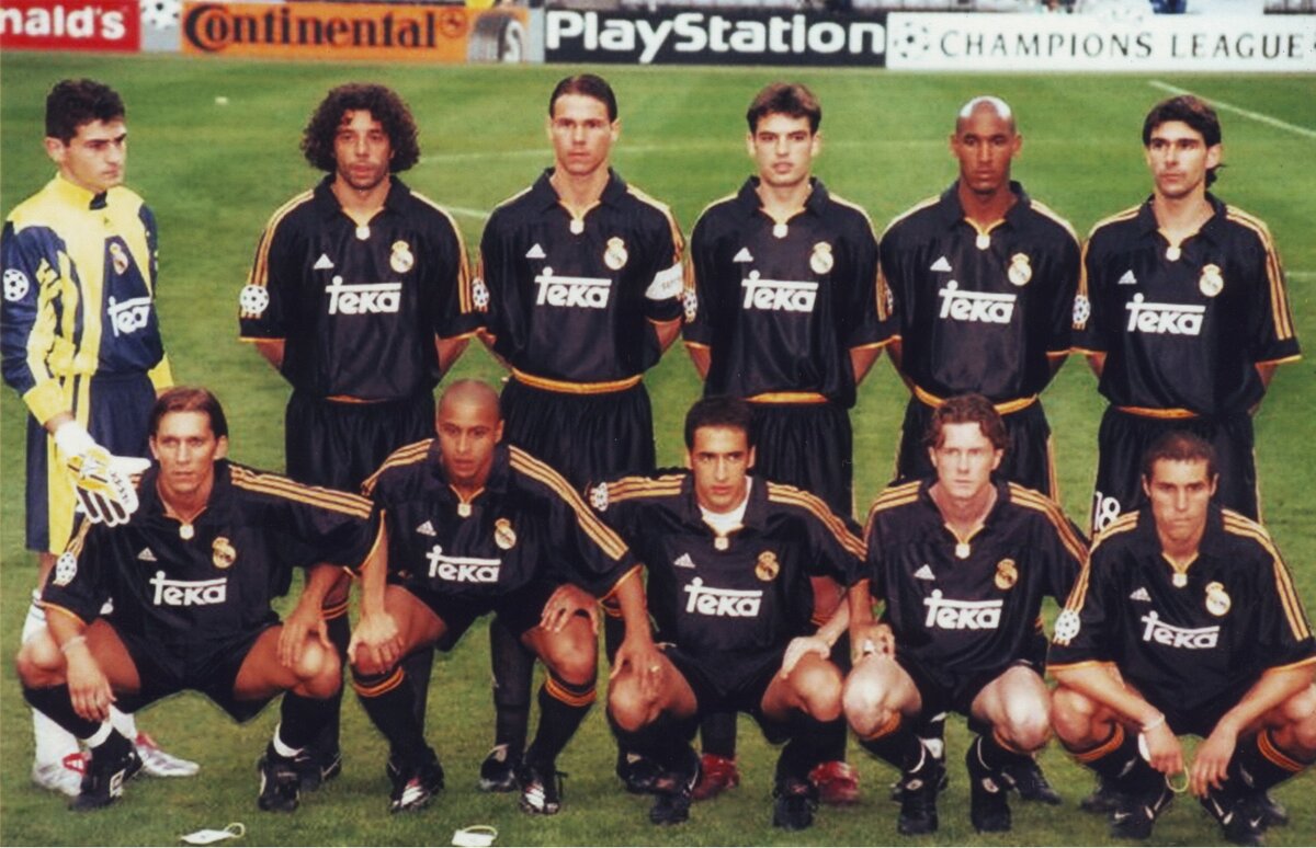 В сезоне 1999/2000 мадридский "Реал" выиграл финальный матч Лиги Чемпионов у "Валенсии" со счётом 3:0. На стадионе Стад де Франс отличились Морьентес, Макманаман и Рауль.