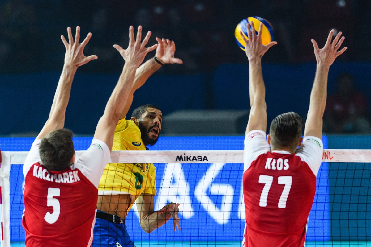 Матч Бразилия — Польша. Фото из группы ВКонтакте «Волейбол».