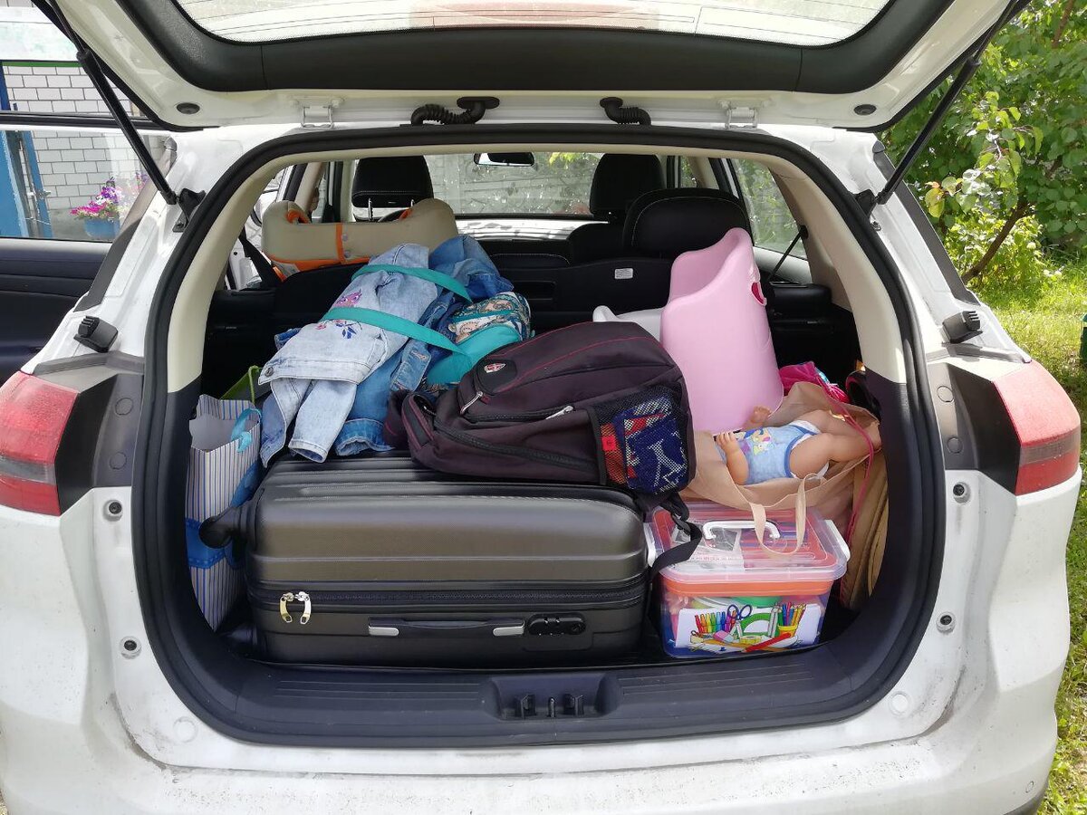 Не сказать, что я испытывал дефицит места в багажнике. Всё вместилось и место осталось.