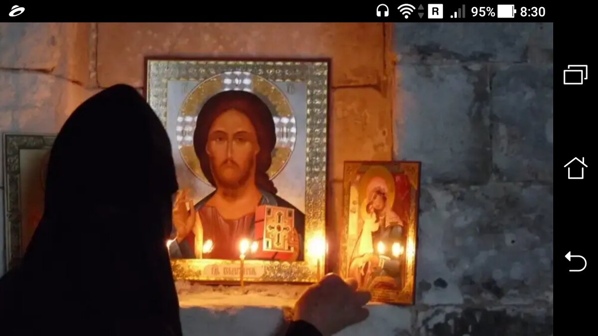 фото Горящая Свеча - символ бескровной жертвы Богу