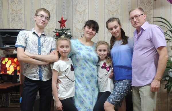 Дети в семье Эдуарда и Елены Александровых окружены вниманием, заботой и любовью.