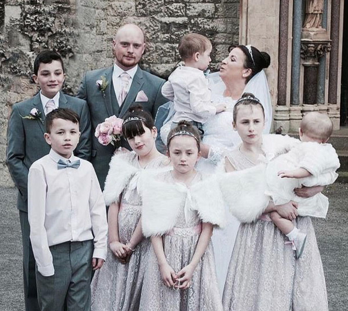 Сэффрон Сноу с мужем и детьми