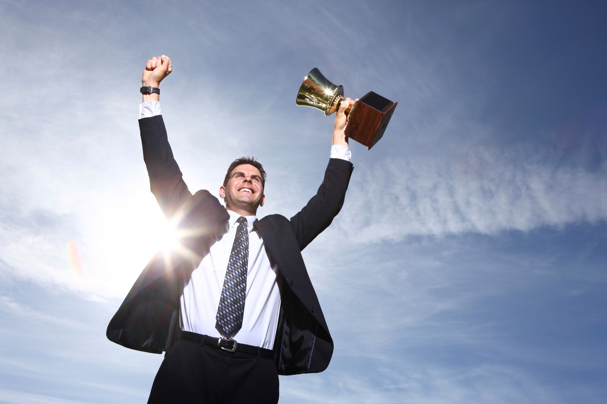 В своем стремлении к идеалу, мы часто становимся своими самыми жестокими критиками. Научитесь хвалить себя за успехи.