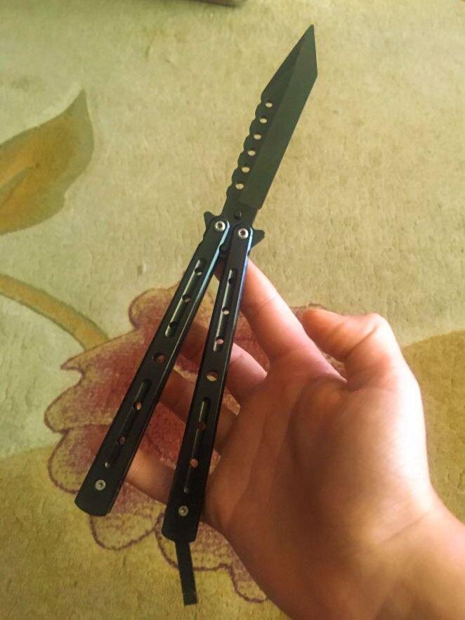 Отличный нож-бабочка. Острая заточка. Хорошая игрушка в умелых руках