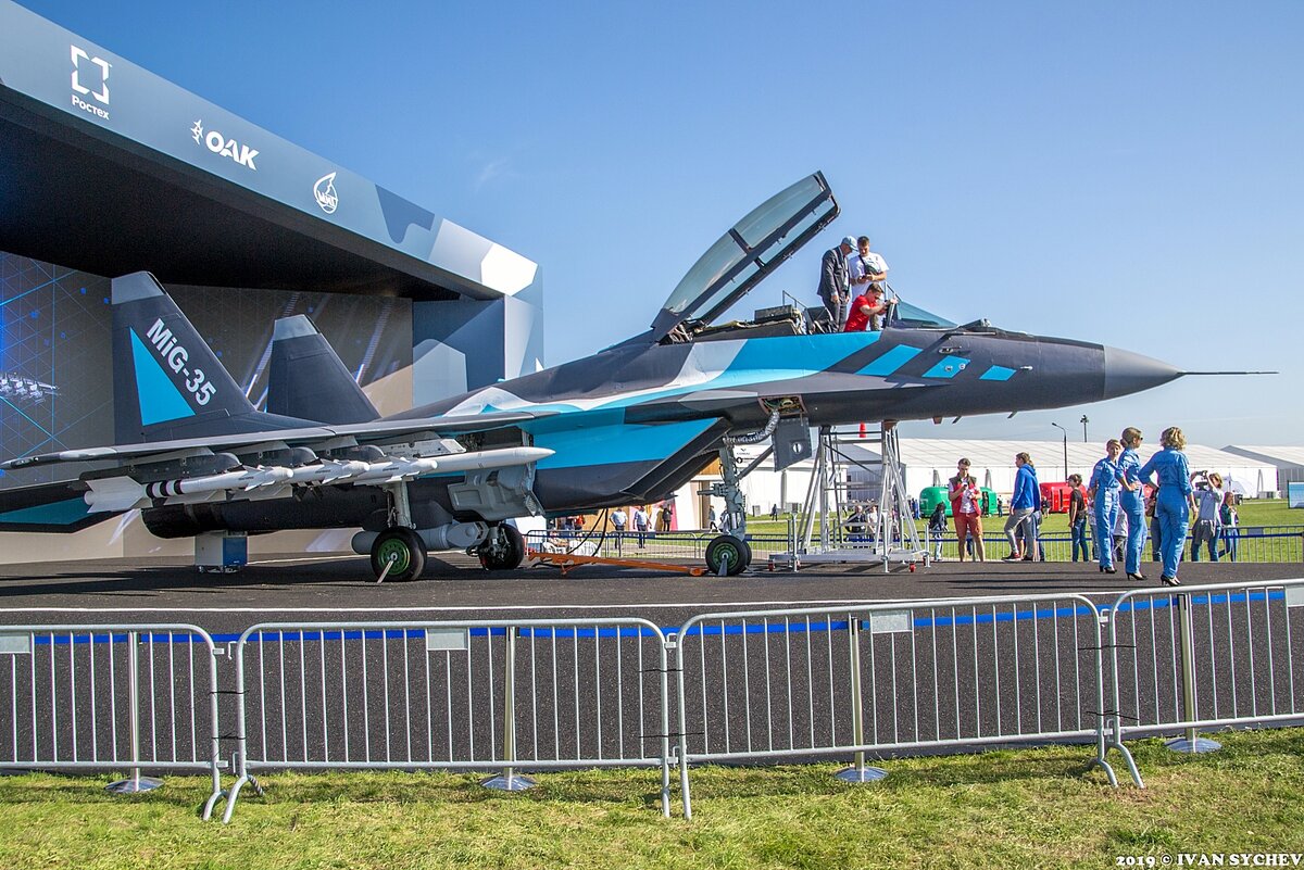 Авиасалон макс 2019. Авиасалон макс в жуковском. Макс 2019 самолеты. Maks 2019. Макс 2021 миг-35д.