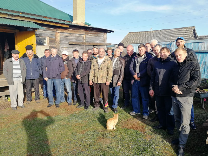 Наше сообщество. Мужики-то, в основном, в годах...