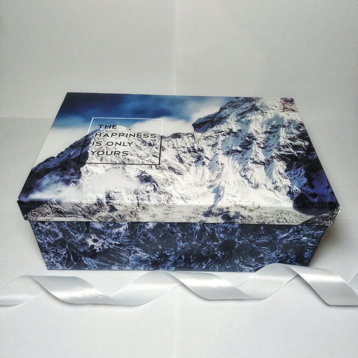 Подарочная коробка