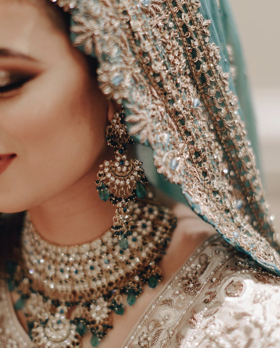 Традиционные свадебные украшения. Источник фото: instagram.com