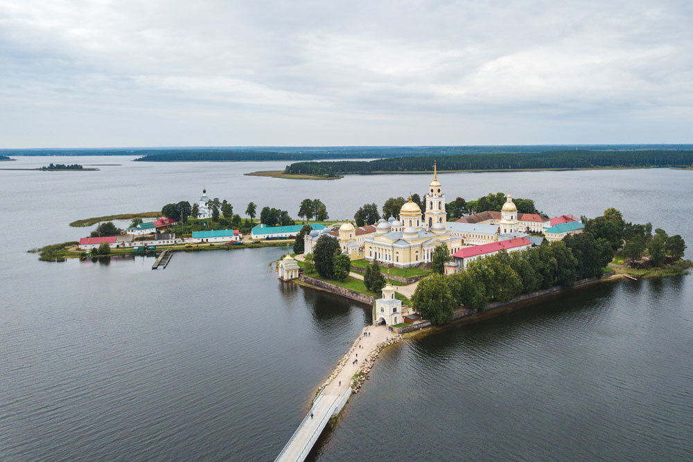 Реалити-шоу "Остров" зовет месяц пожить послушником в знаменитой Нило-Столобенской пустыни. Фото: ukususha / istock