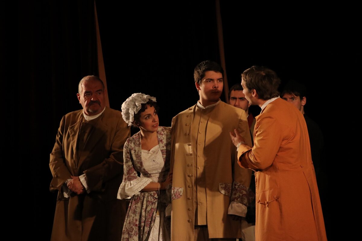 Спектакль "Недоросль", Самарский театр "Камерная сцена". Фотография автора