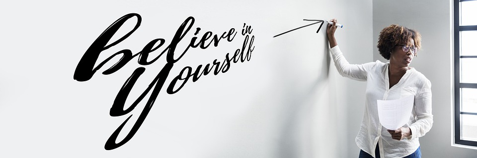 pixabay.com/ru/illustrations/презентация-женщина-образование-4608263/