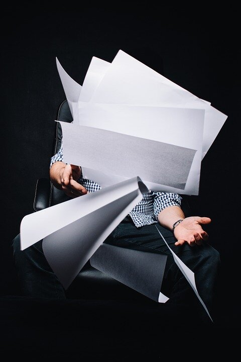 https://cdn.pixabay.com/photo/2015/09/04/23/07/business-923018_960_720.jpg