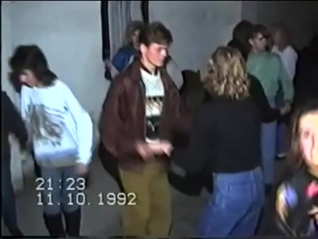 Типичная дискотека начала 90-х