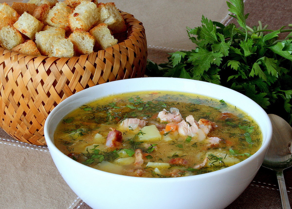 Рецепты горохового супа с копченостями: с копчеными ребрышками и колбасками