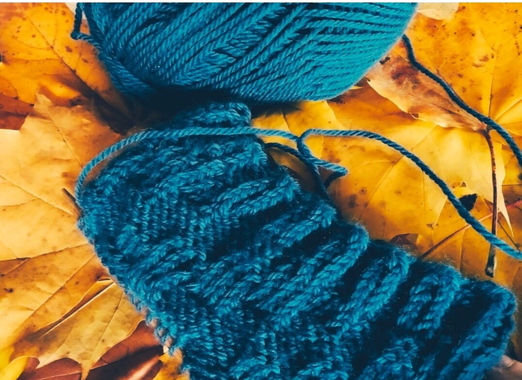 Процесс вязания одной из первых моих шапок