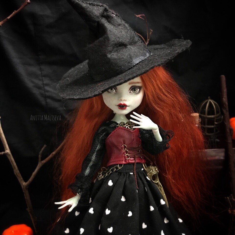 Ведьминский колпак и образ на Хэллоуин готов! 