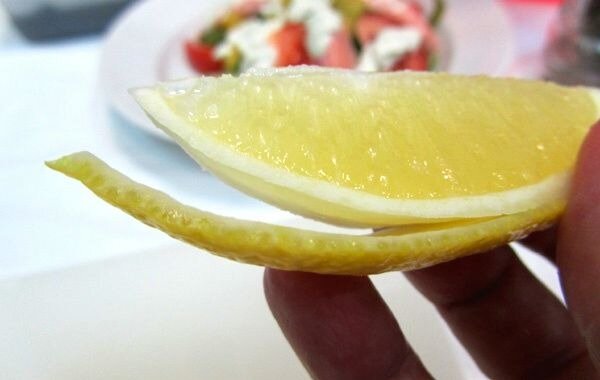 Долька лимона без кожуры