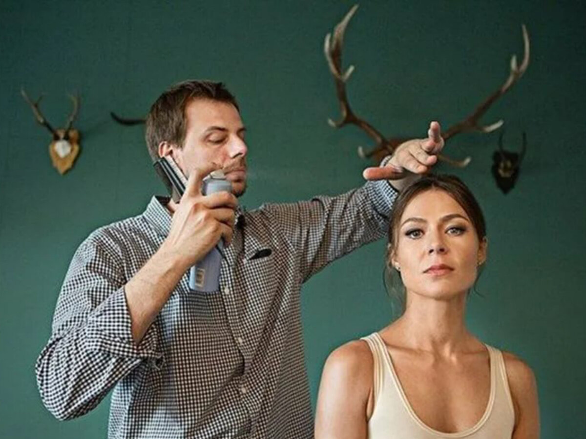 мужчина и женщина выясняют отношения. неверность. любовный треугольник. мужчина подозревает в измене. изменяет мужу.