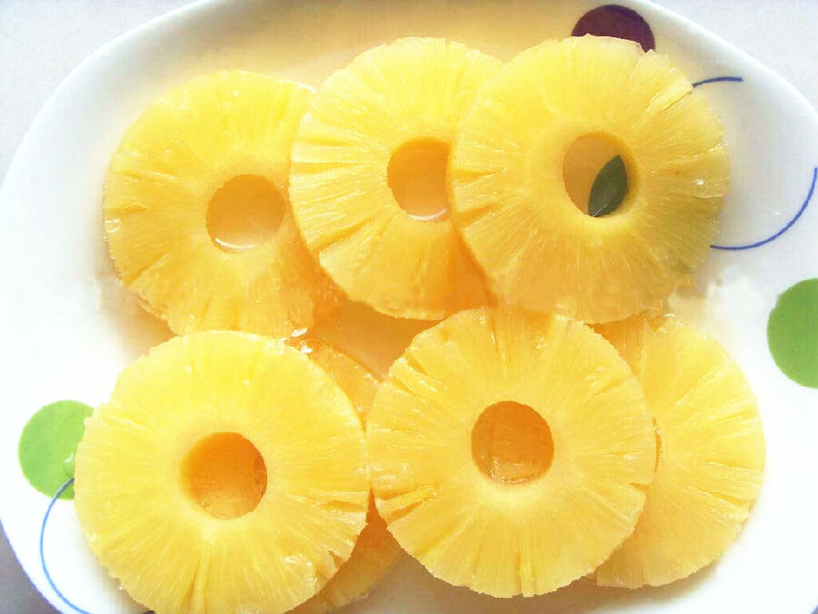 Консервированные ананасы — калорийность, свойства и польза