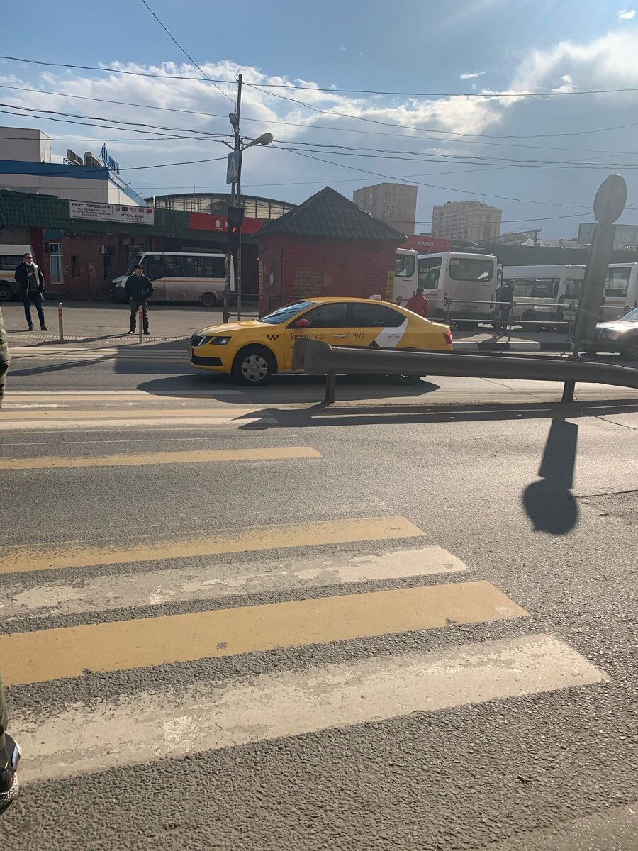 Листаем карусель.