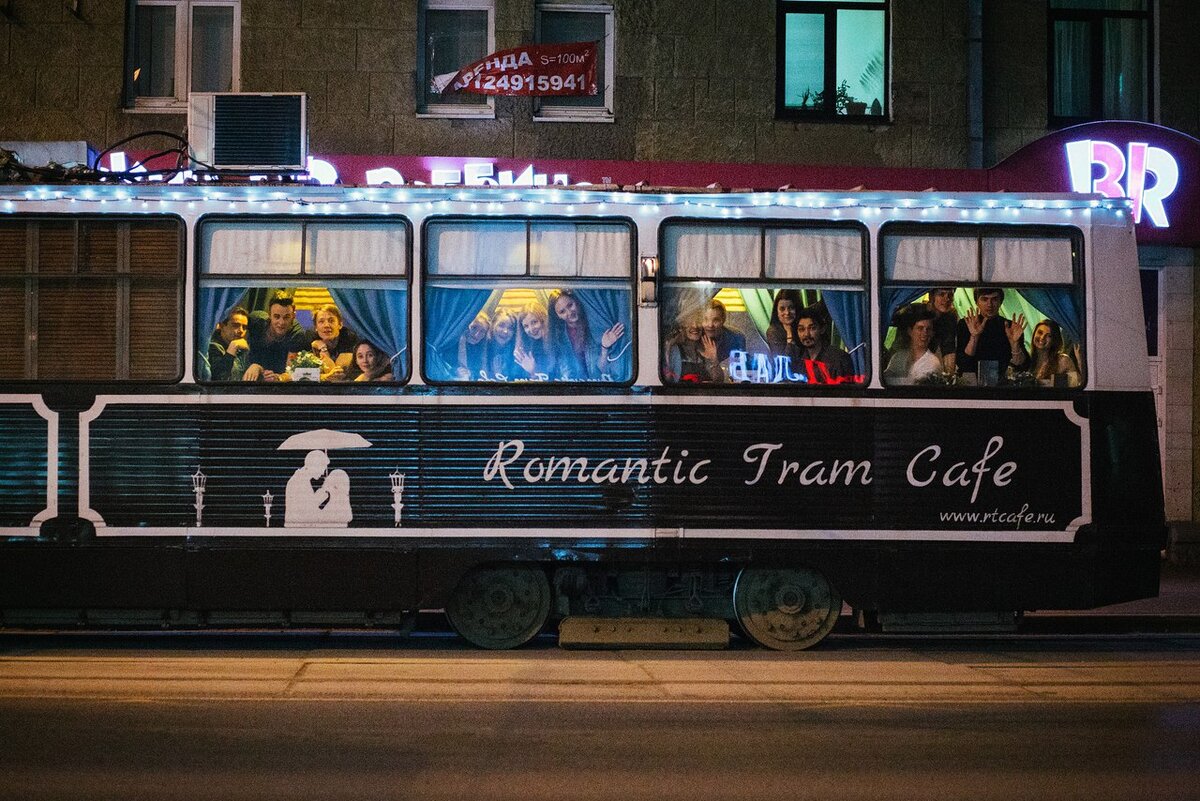 Romantic Tram Cafe