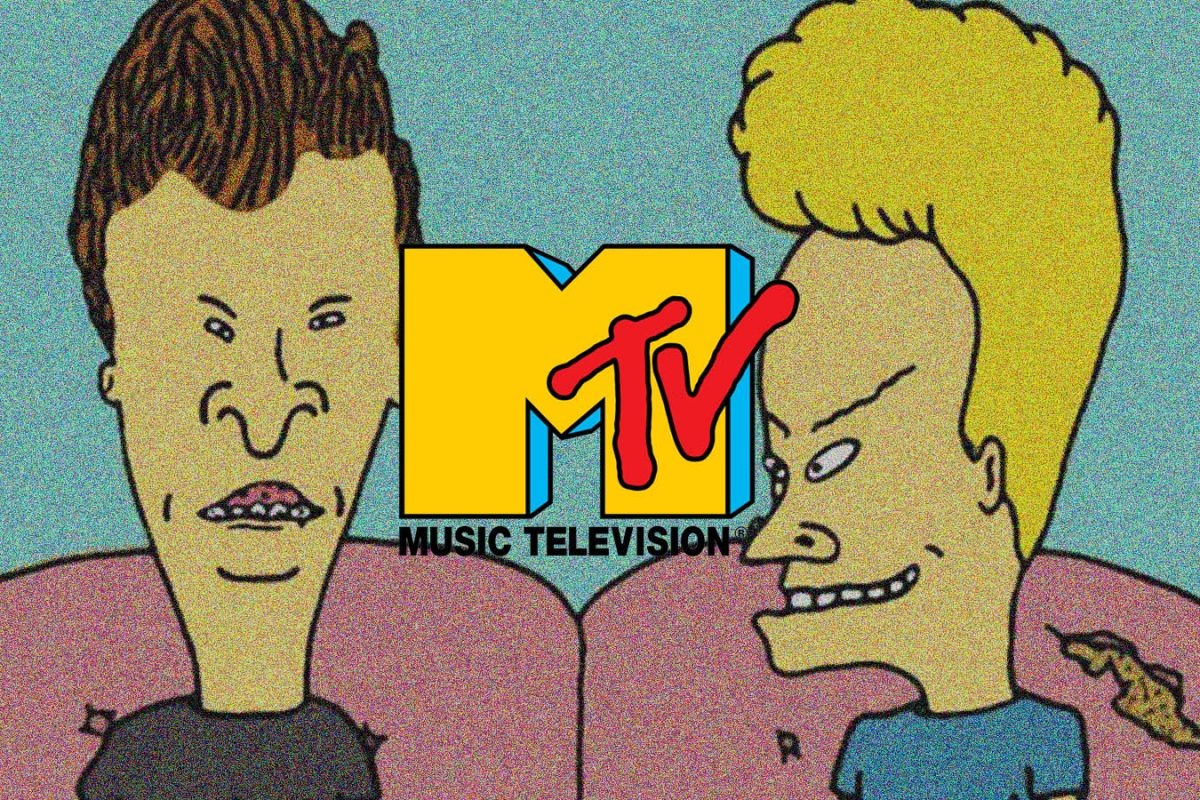 Одна из фишек MTV - два придурка, сидящих на диване.