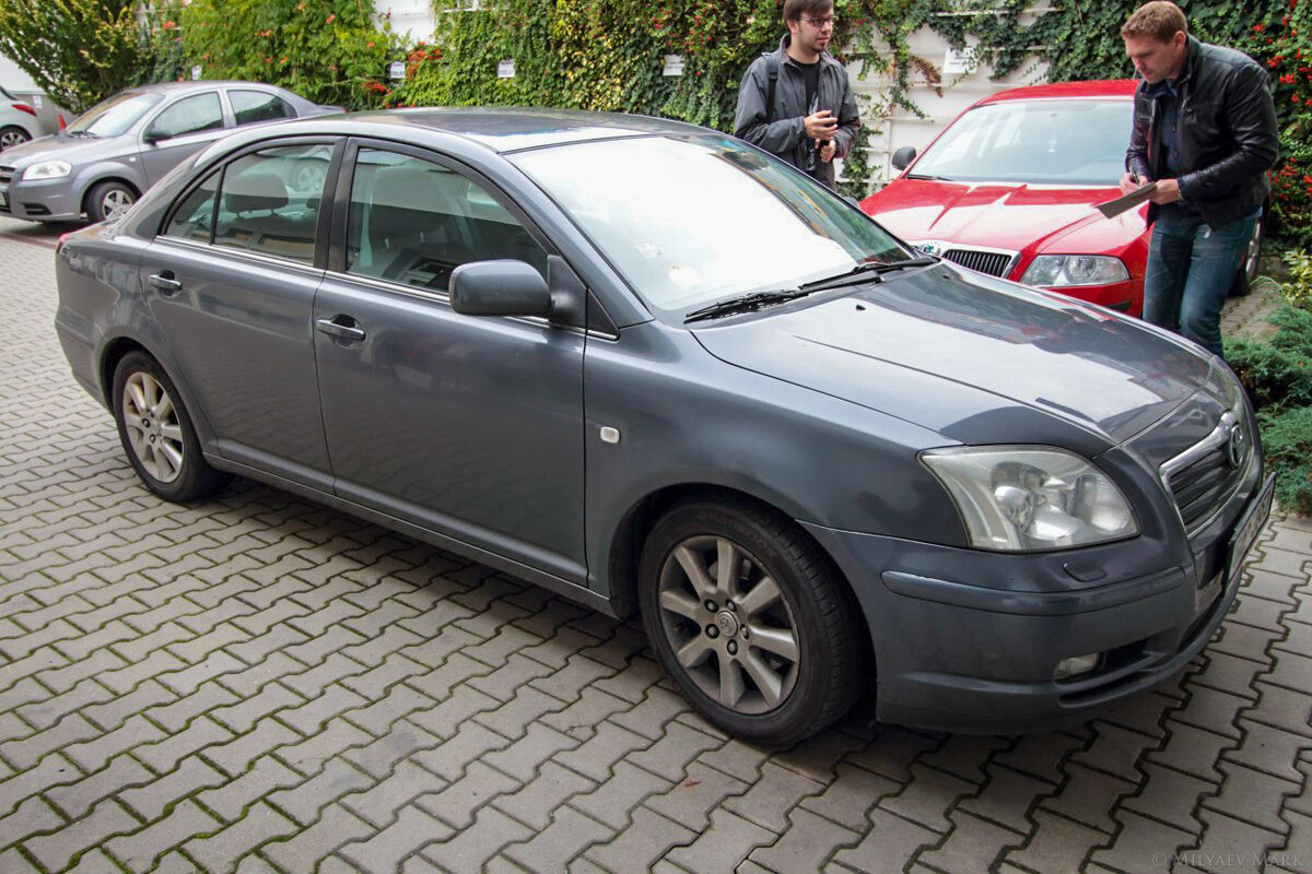 Все началось в 2013м году с Toyota Avensis. 