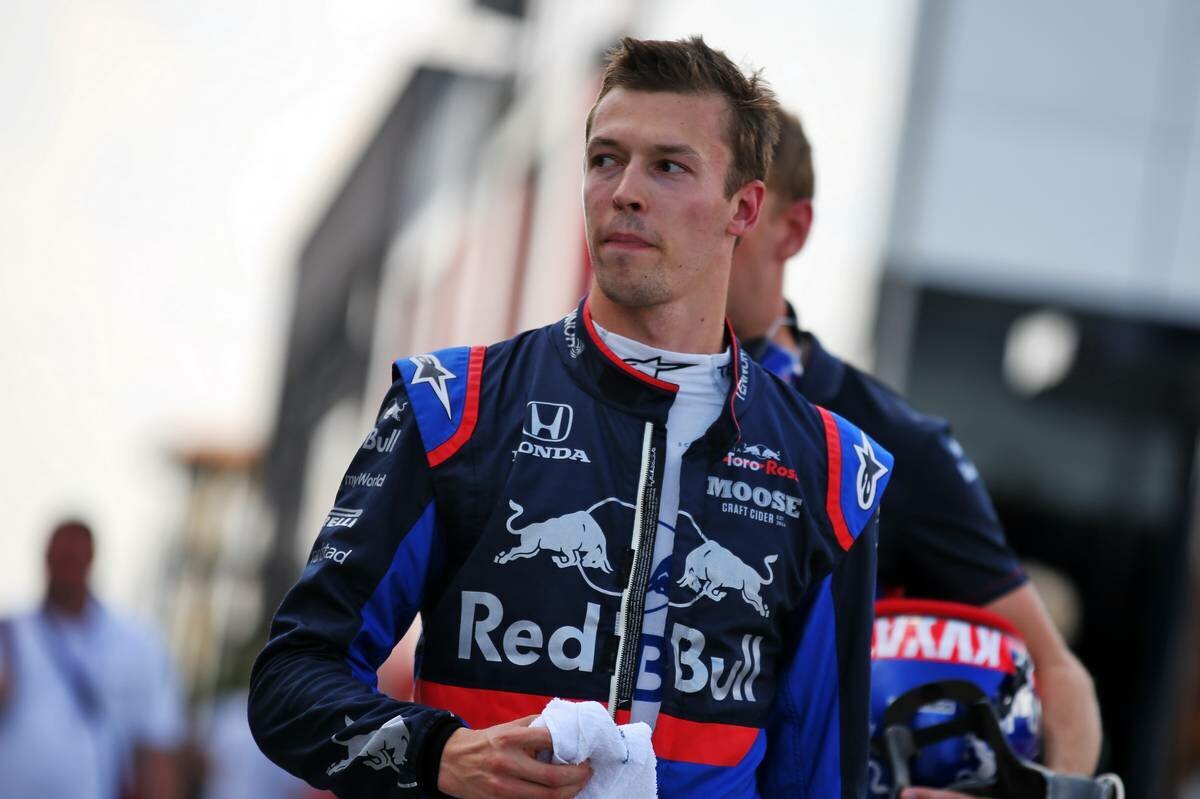 Автогонщик Даниил Квят