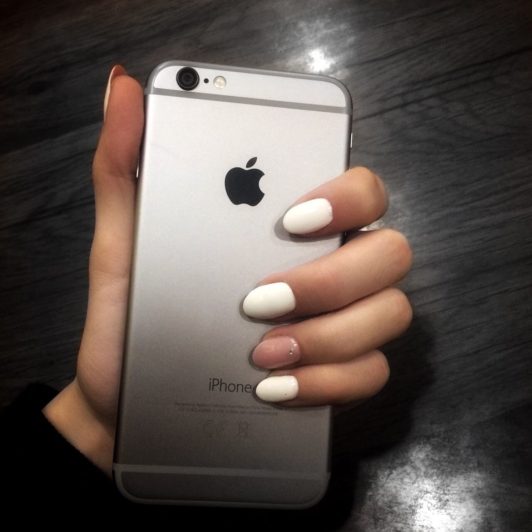 Маникюр в светлых тонах. Наращивание. Детали.