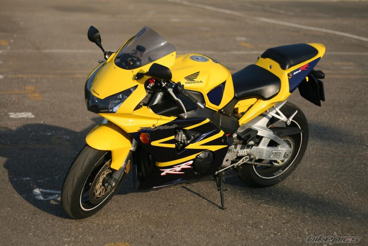Honda cbr600rr Р¶РµР»С‚С‹Р№