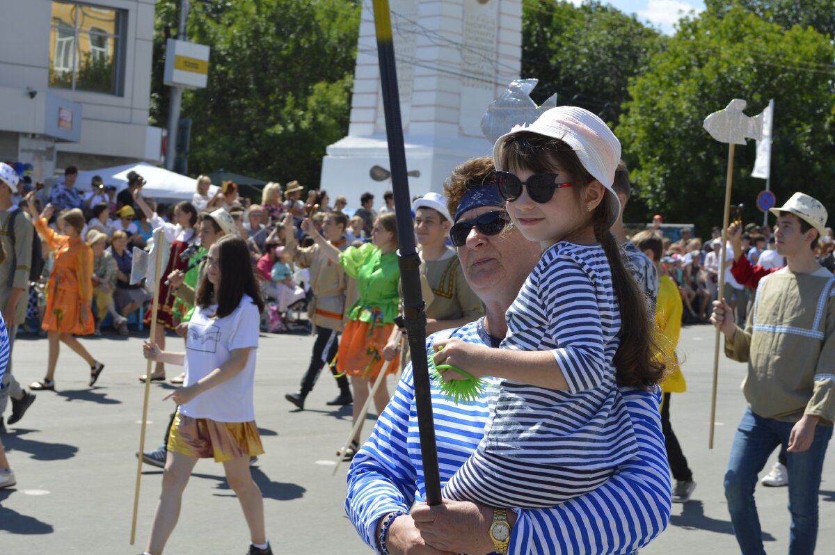 Подписывайтесь на канал, ставьте лайки.