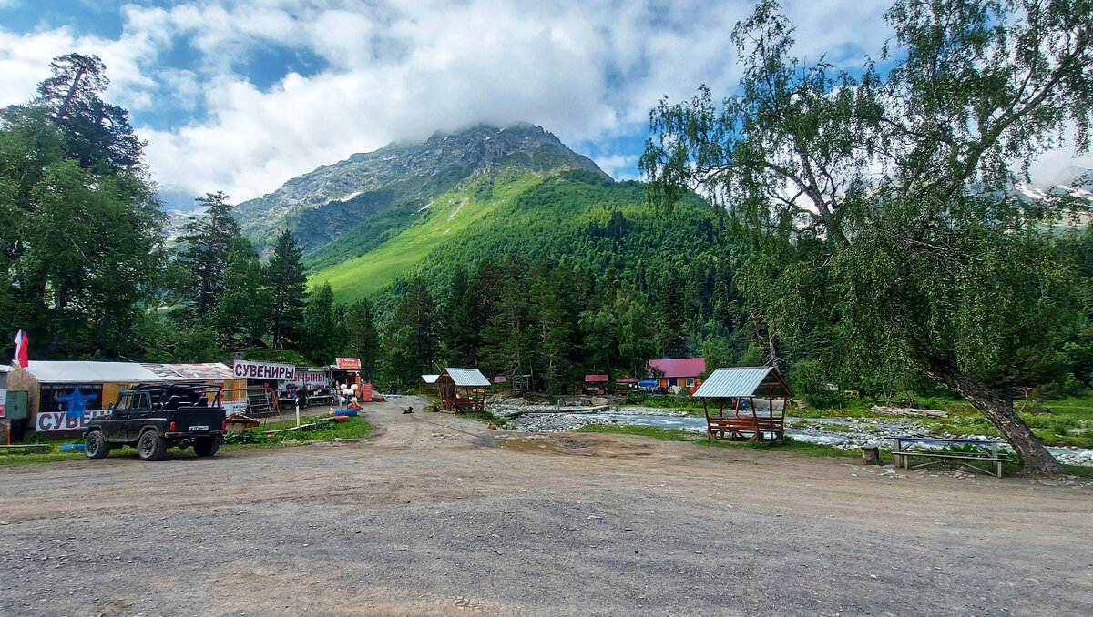 Здесь начинается пеший маршрут. Авторское фото. Июль 2021