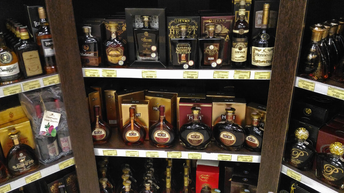 Фотографии из ереванского супермаркета. Листайте дальше->