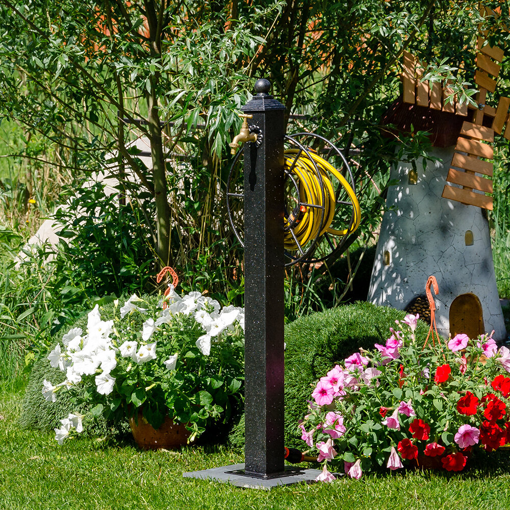 Садовая колонка