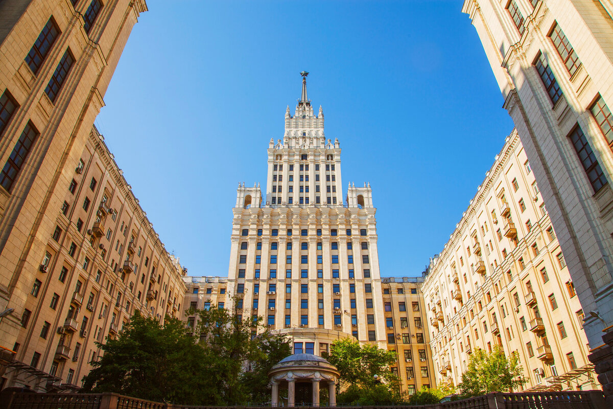 Высотка на Красных воротах